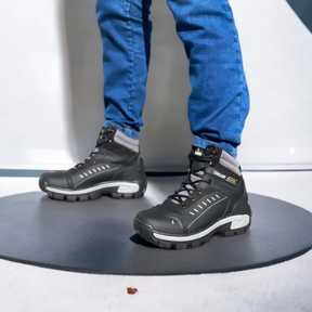 Kit Bota Masculina en Cuero Legítimo, Punta de Acero y Plantilla Ortopédica +3 REGALOS: Reloj, Cinturón y Billetera
