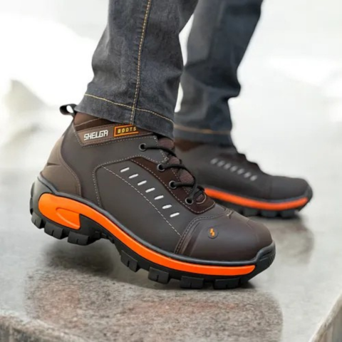 Kit Bota Masculina en Cuero Legítimo, Punta de Acero y Plantilla Ortopédica +3 REGALOS: Reloj, Cinturón y Billetera